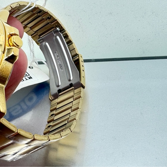 Casio Stainless Steel Watch
40mm Case in Diameter - Picture 5 of 10